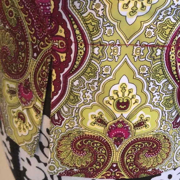 💜 Uncivilized Vintage fitted button down paisley wide lapel, split hem blouse - Picture 6 of 14